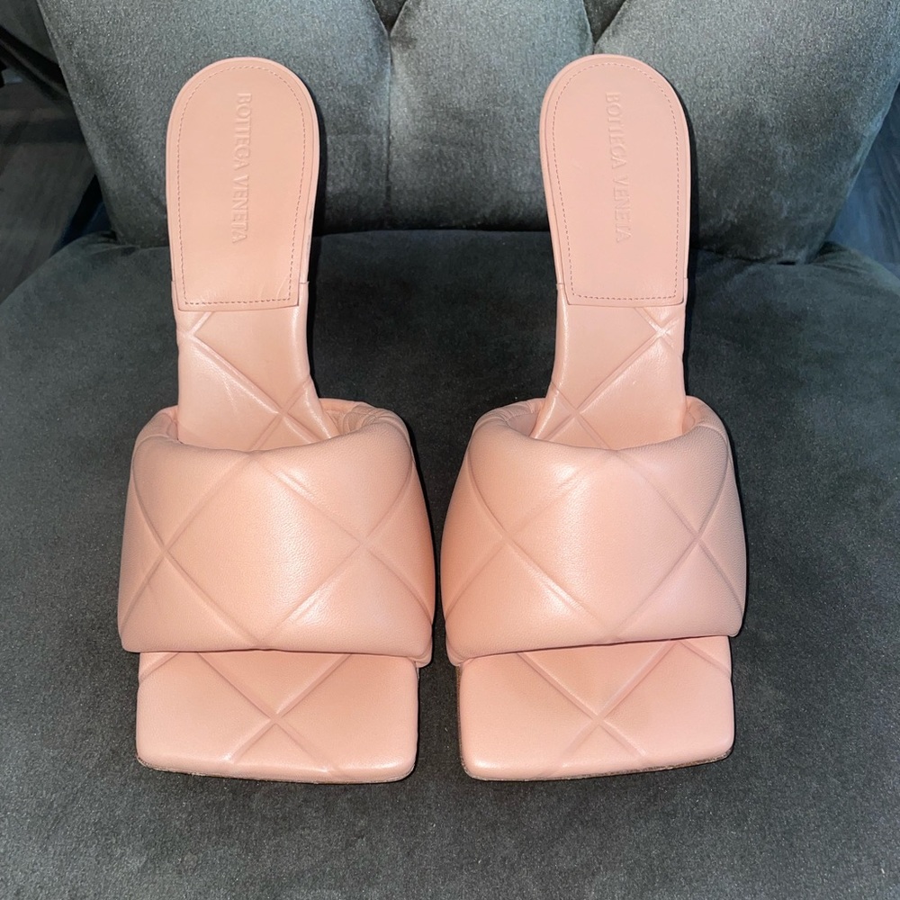 Bottega Veneta Rubber Lido in peach 41